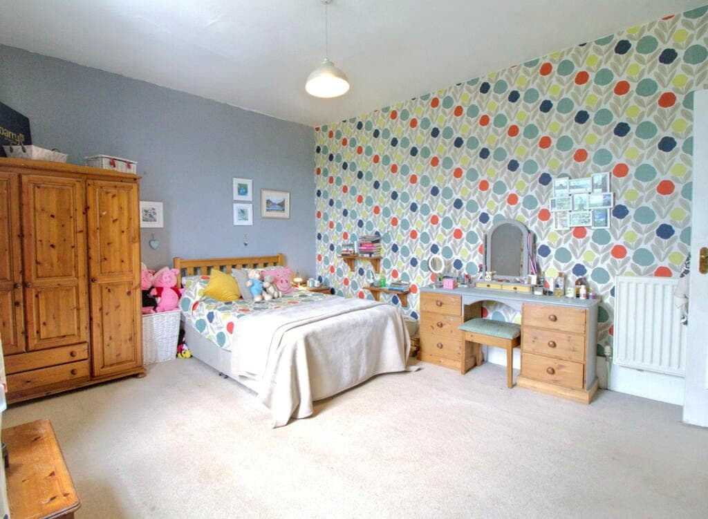 Double bedroom with garden outlook